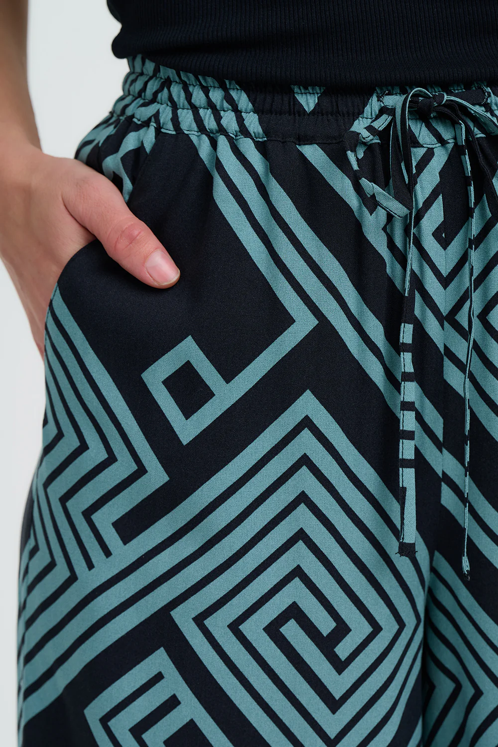 Ameera Cropped Wide Leg Trousers - Black/Green, Geometric Lines - Image 3
