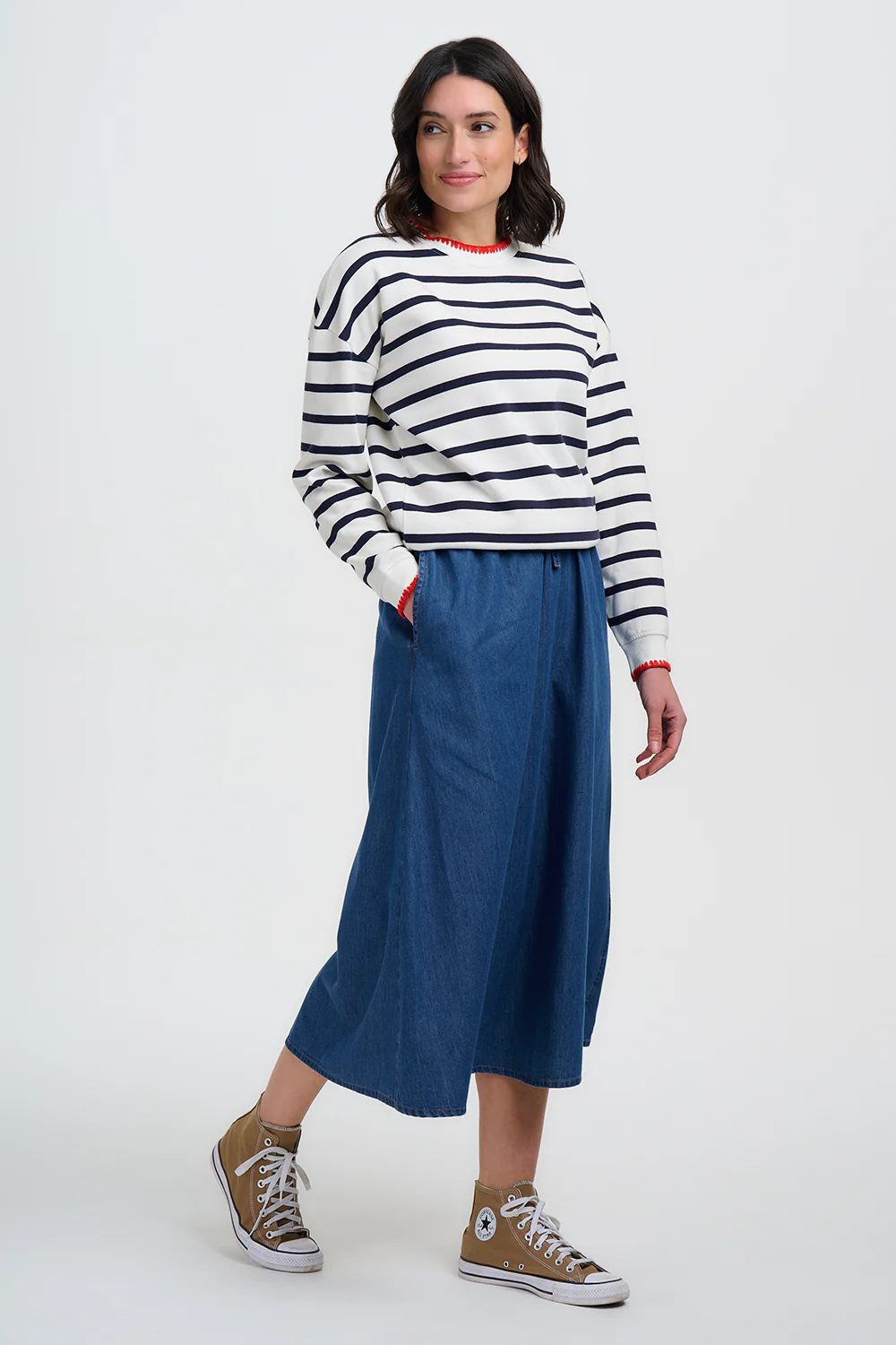 Noah Sweatshirt - Off White/Navy, Embroidery Trim - Image 4