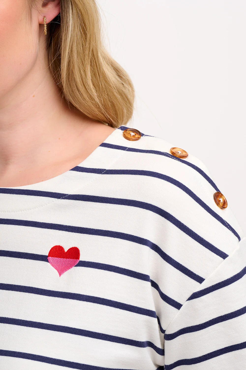 Kirby Breton Tee Top - Off-White/Navy, Split Heart - Image 2